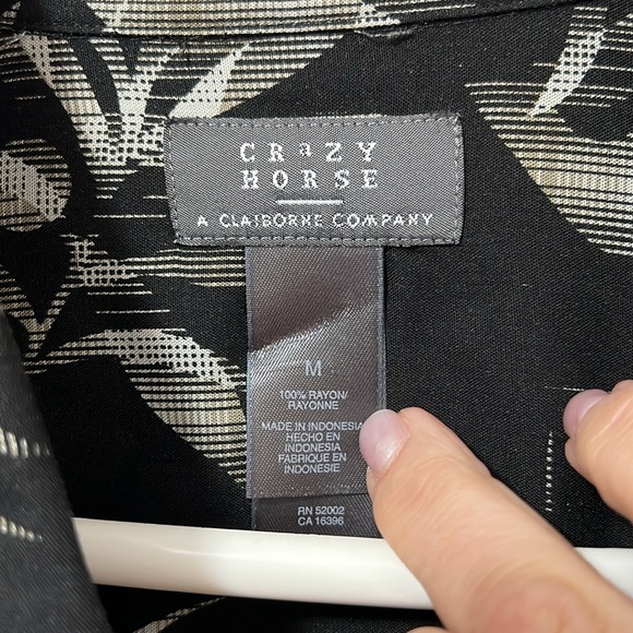 CRAZY HORSE Short Sleeve Button Down Shirt - Picture 2 of 3